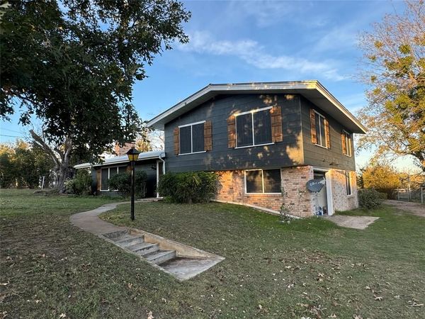 915 Old stephenville road, Hico, TX 76457
