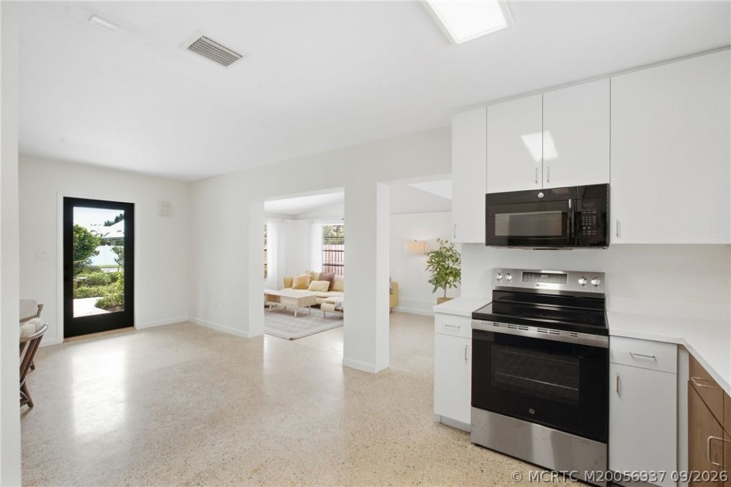 807 SE Weir Street , Stuart, FL 34994 Photo