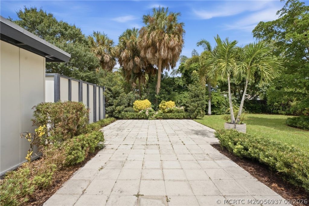 807 SE Weir Street , Stuart, FL 34994 Photo