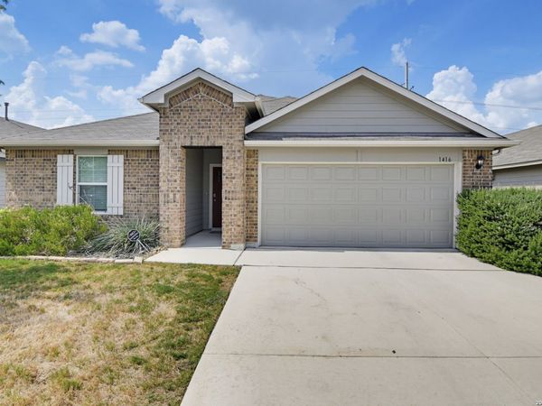 1416 Parkwood, Seguin, TX 78155