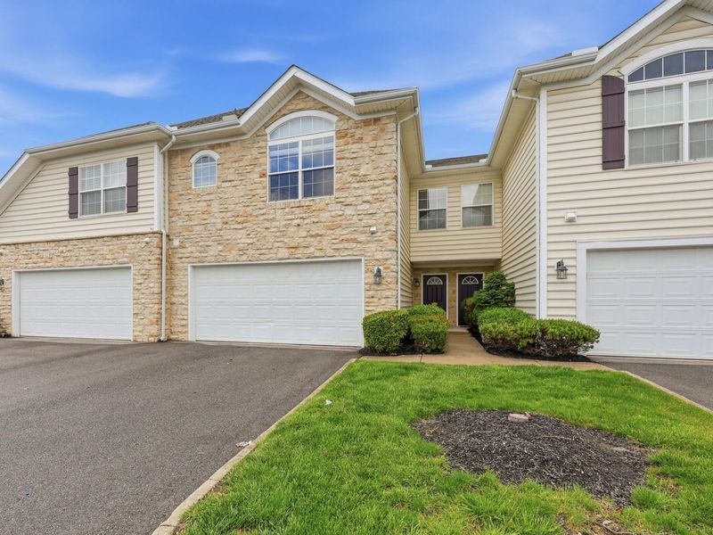 5115 Vinings Boulevard , Dublin, OH 43016 Photo 1
