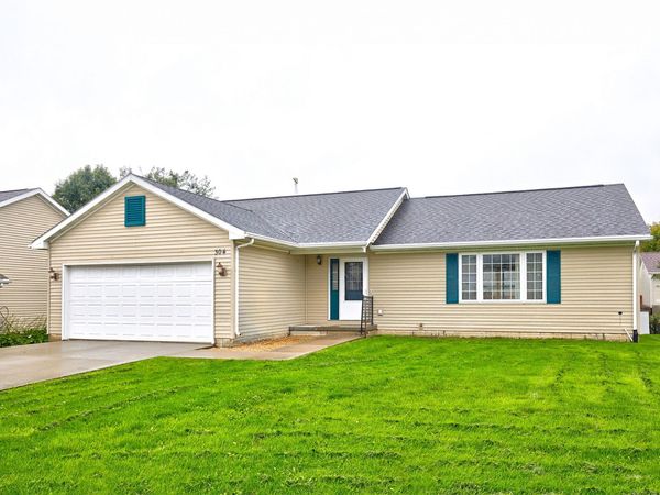 304 Walnut Circle, Dexter, IA 50070