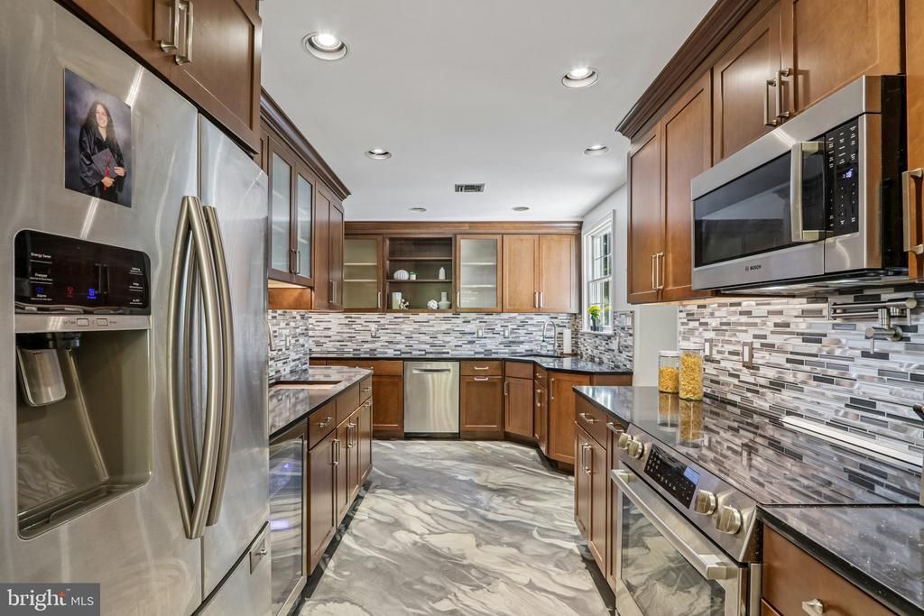 8125 HEACOCK LANE, WYNCOTE, PA 19095