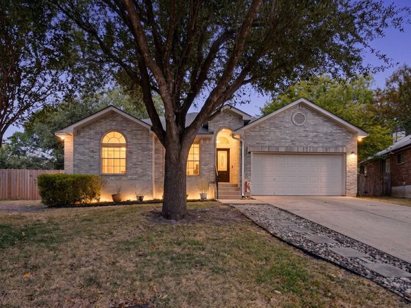 906 Hollow Trail CT, Round Rock, TX 78664