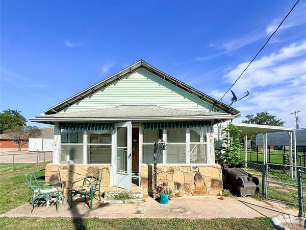 324 S Rogers Avenue , Bartlesville, OK 74003