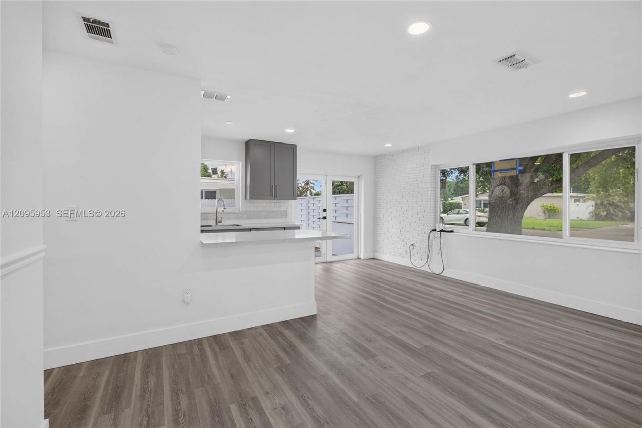 320 N 70th Ter, Hollywood, FL 33024 Photo