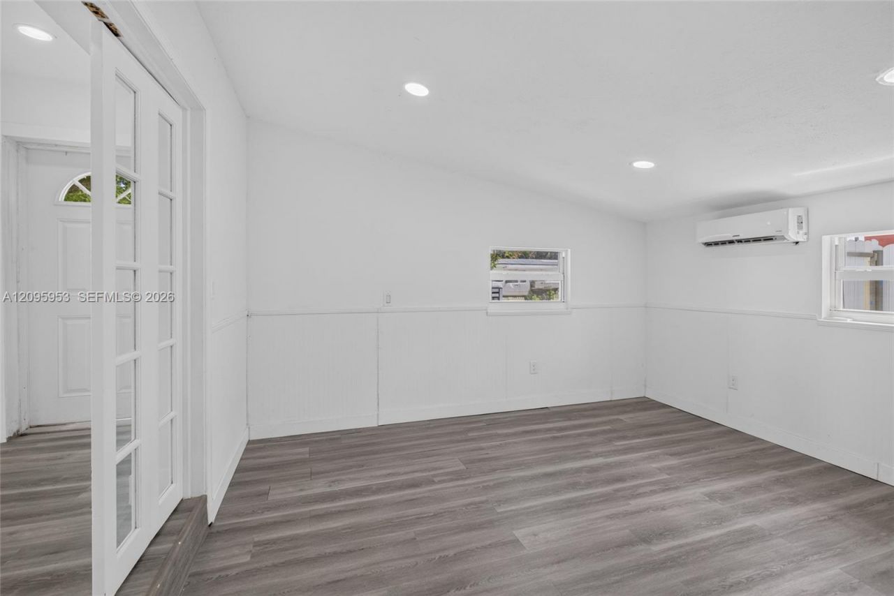 320 N 70th Ter, Hollywood, FL 33024 Photo