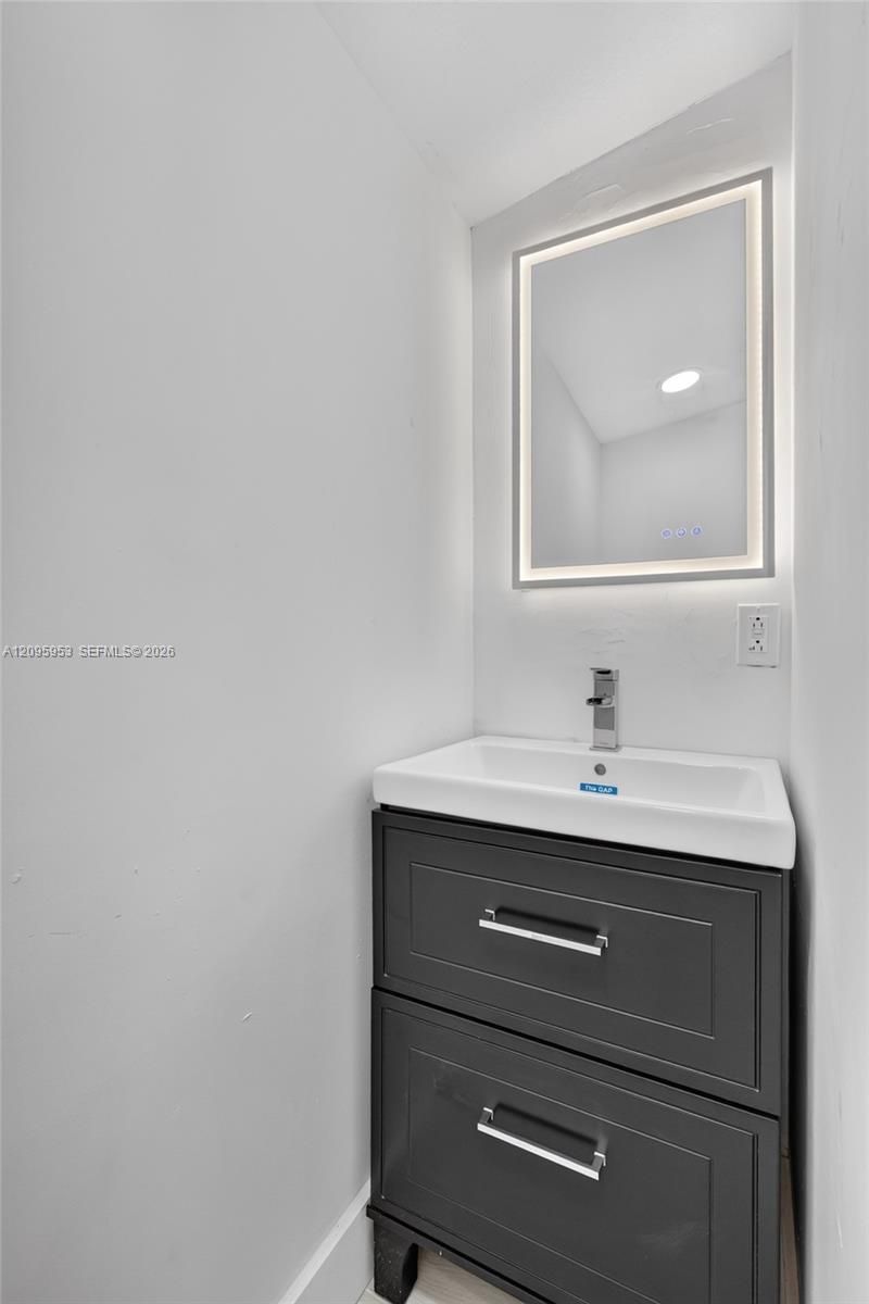 320 N 70th Ter, Hollywood, FL 33024 Photo