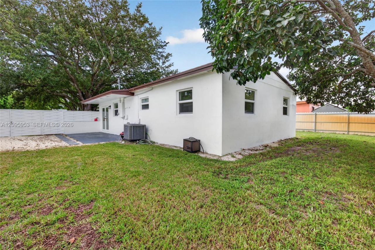 320 N 70th Ter, Hollywood, FL 33024 Photo