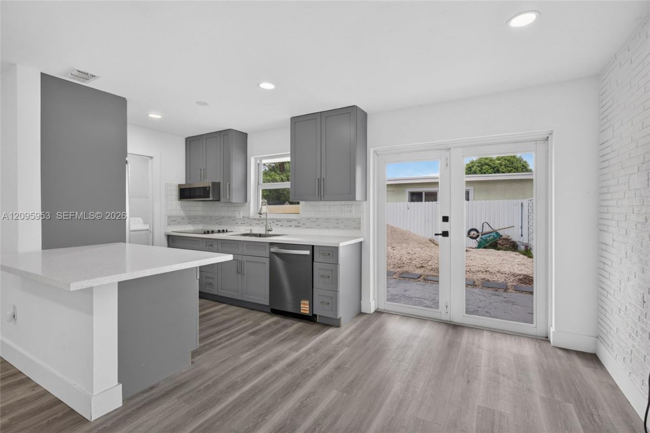 320 N 70th Ter, Hollywood, FL 33024 Photo