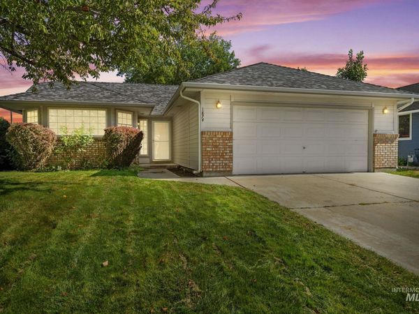 1874 N Pilgrim Ave, Boise, ID 83704