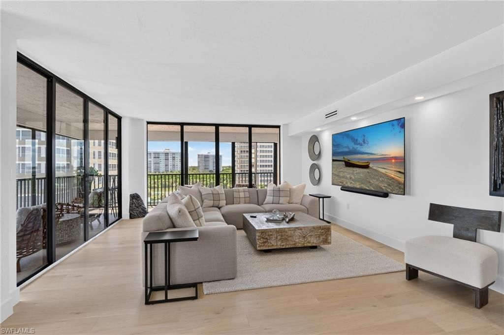11 Bluebill Ave , Unit 606, Naples, FL 34108 Photo