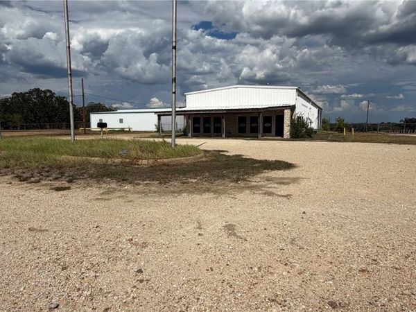 4437 S Hwy 77 , Rockdale, TX 76567
