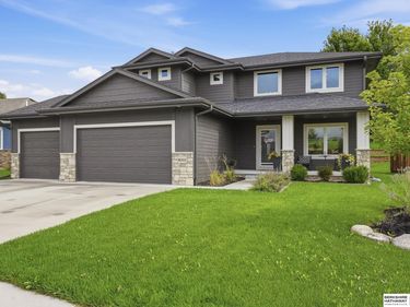 8001 N 166th Street, Bennington, NE 68007