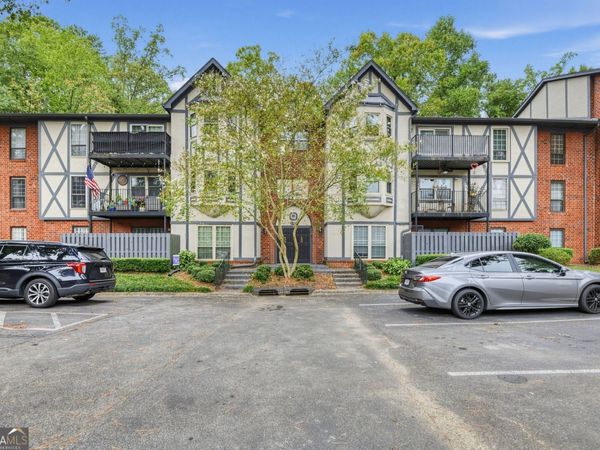6851 Roswell Road, Unit APT Q 8, Sandy Springs, GA 30328