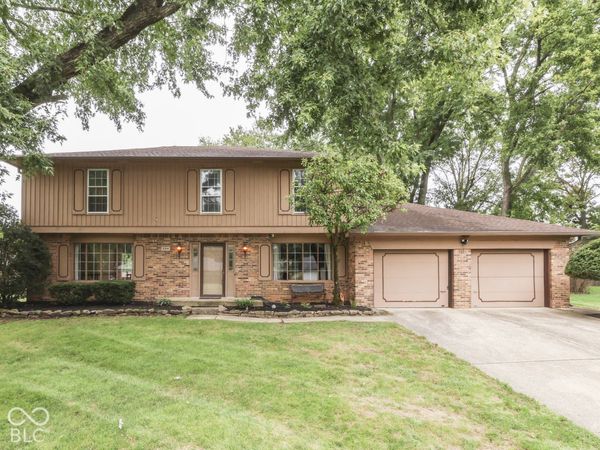 594 Watterson Court , Indianapolis, IN 46217