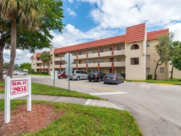 2951 Sunrise Lakes Drive E, Sunrise, FL 33322