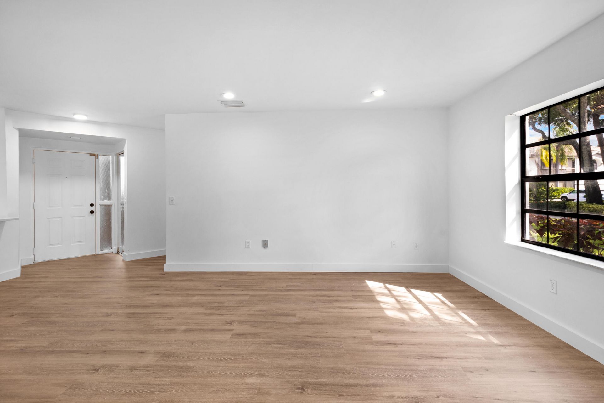 5250 Europa Drive, Unit B, Boynton Beach, FL 33437 Photo