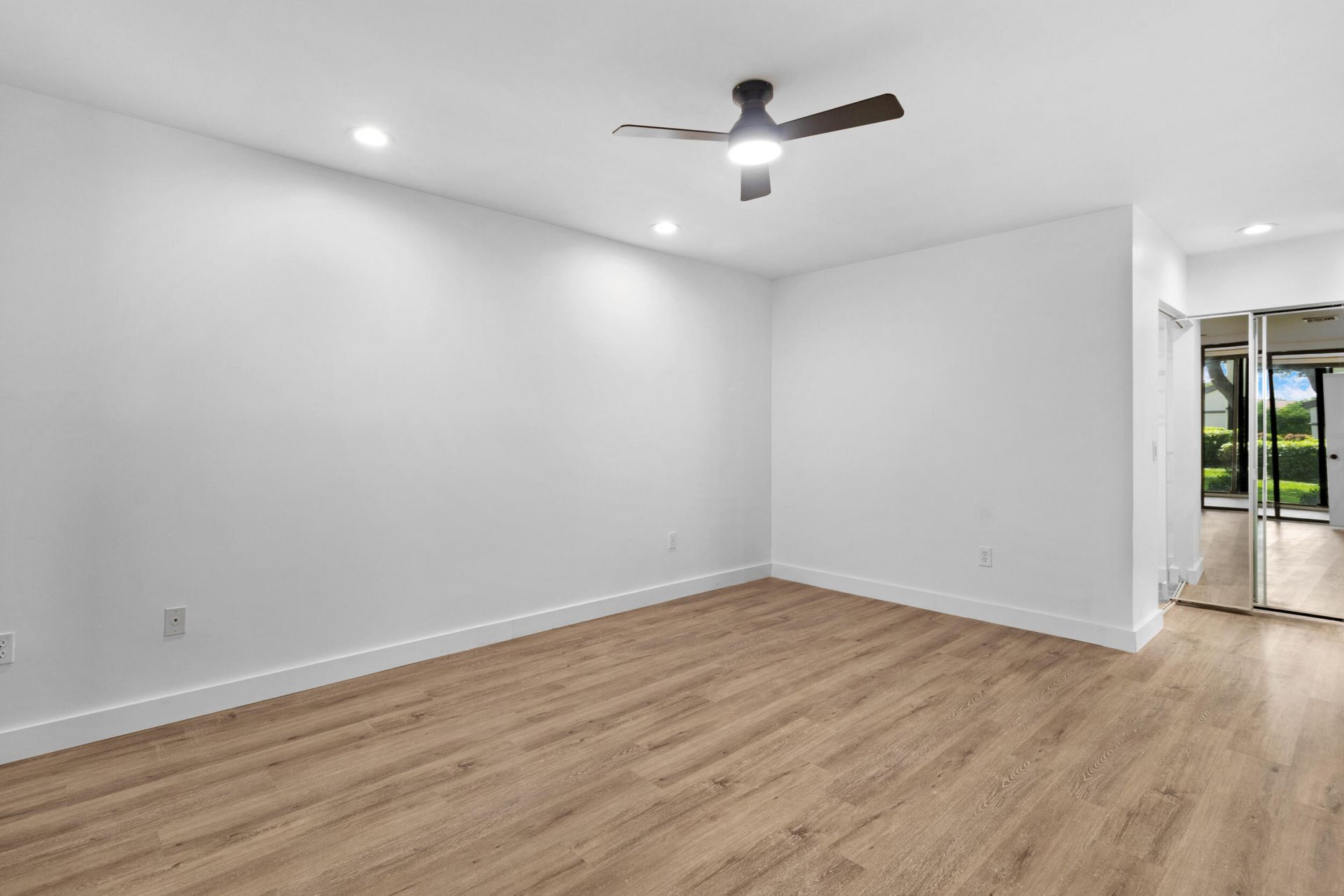 5250 Europa Drive, Unit B, Boynton Beach, FL 33437 Photo
