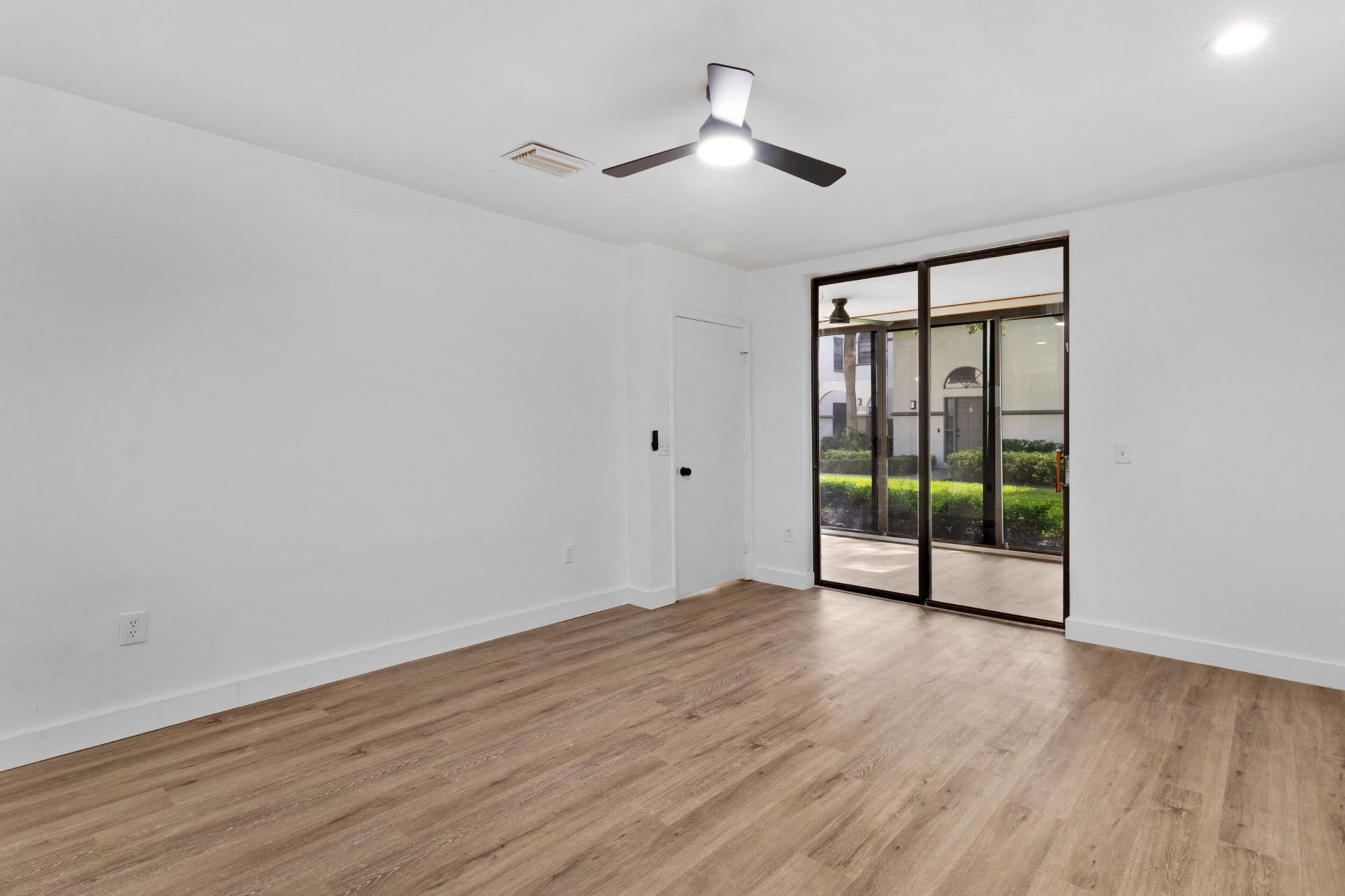 5250 Europa Drive, Unit B, Boynton Beach, FL 33437 Photo