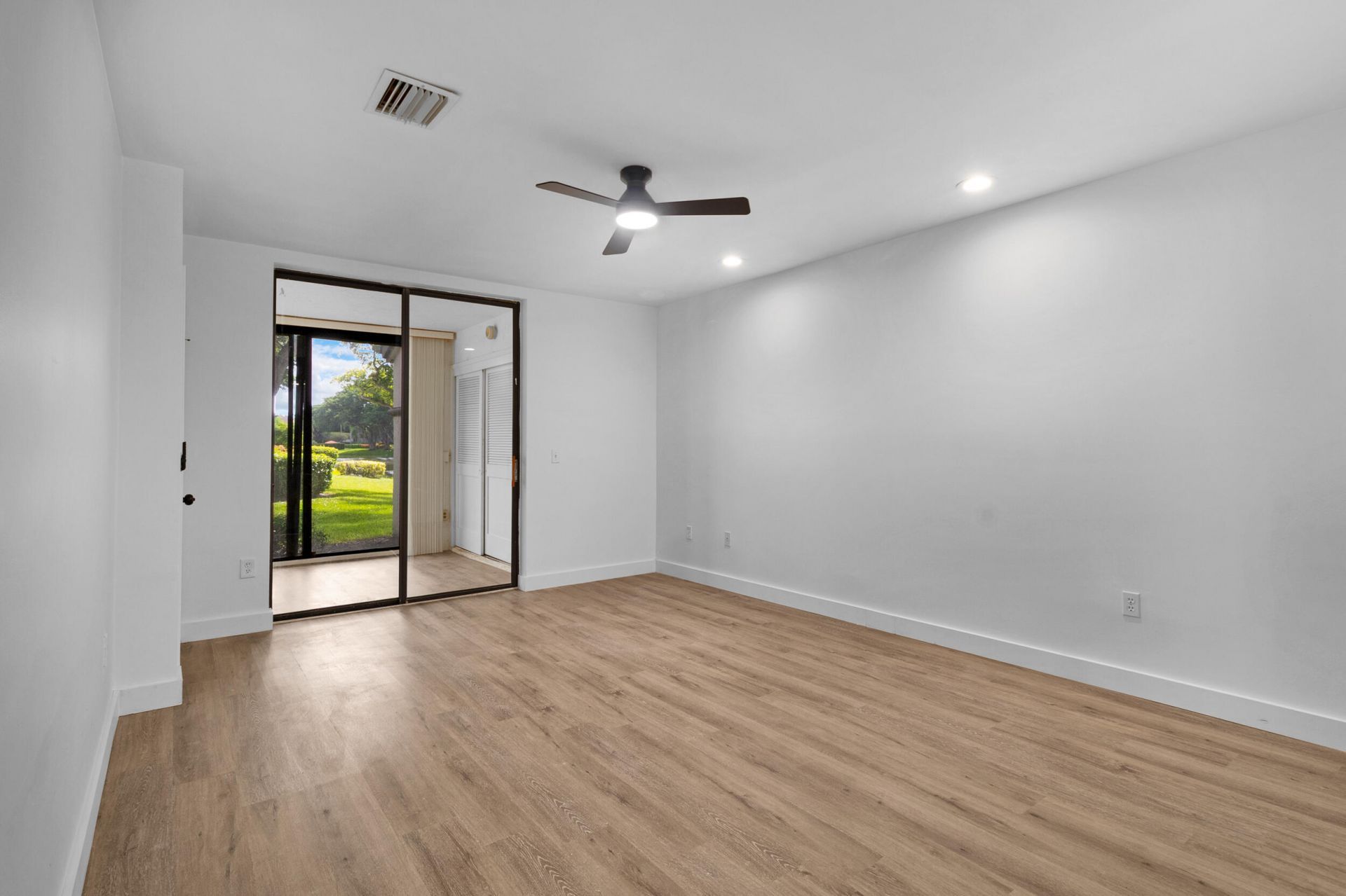 5250 Europa Drive, Unit B, Boynton Beach, FL 33437 Photo