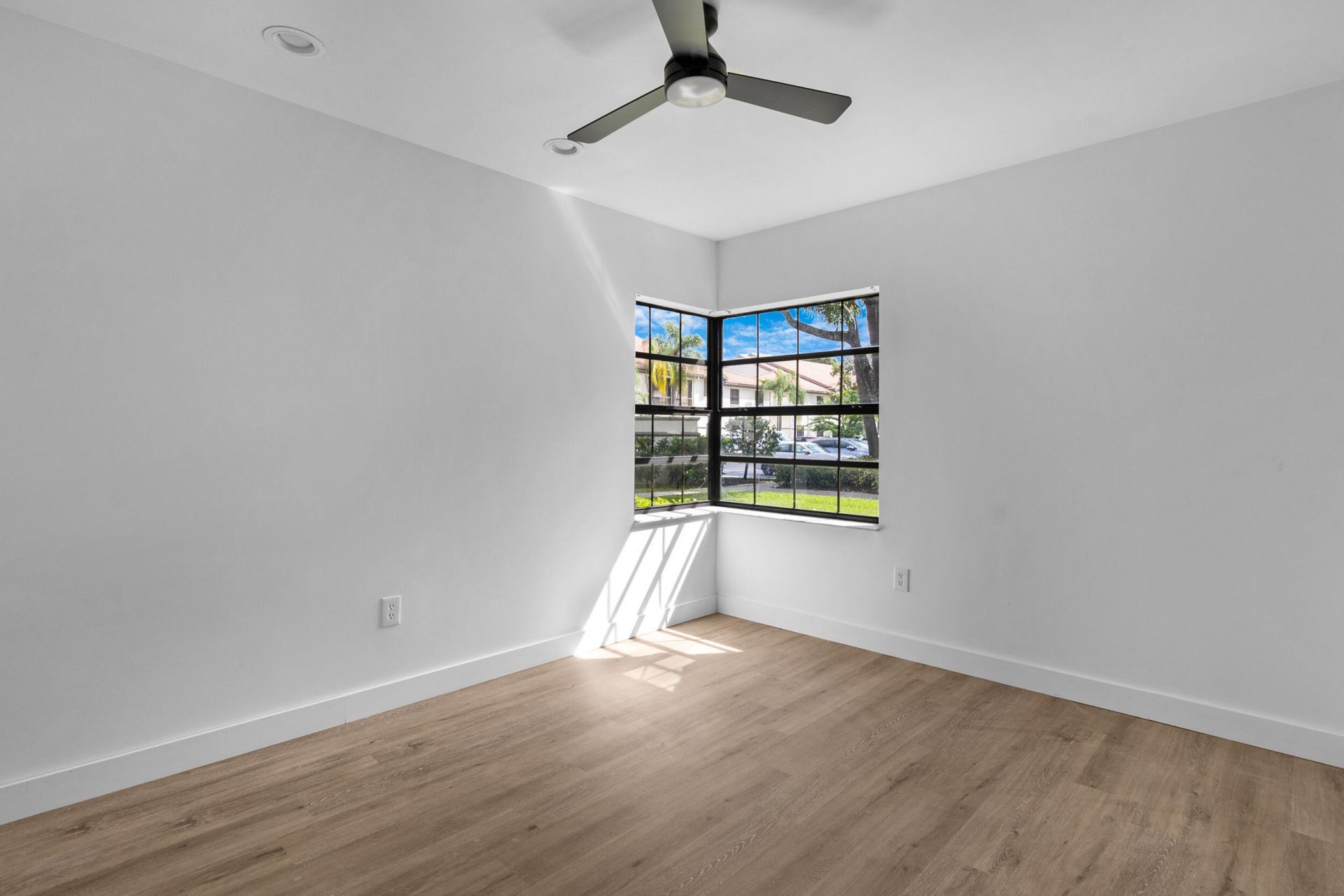 5250 Europa Drive, Unit B, Boynton Beach, FL 33437 Photo