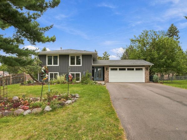 1709 Cochrane Avenue , Eagan, MN 55122