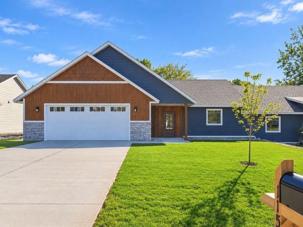 115 NW Pine , New London, MN 56273
