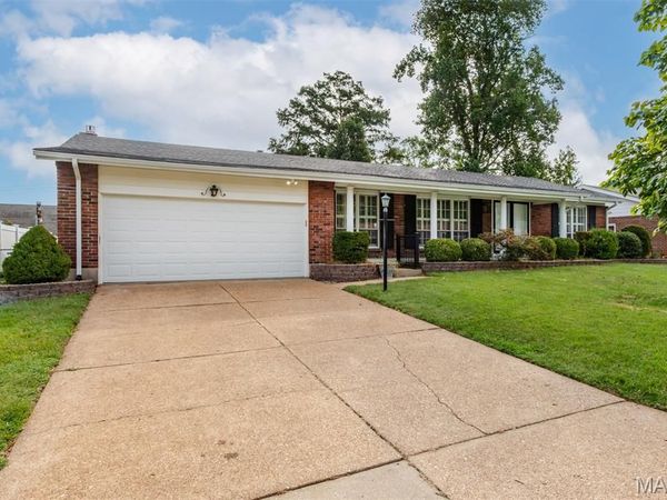 4126 Concord Oaks Drive , St Louis, MO 63128