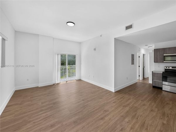 1021 NW 1st St, Unit 201, Miami, FL 33128