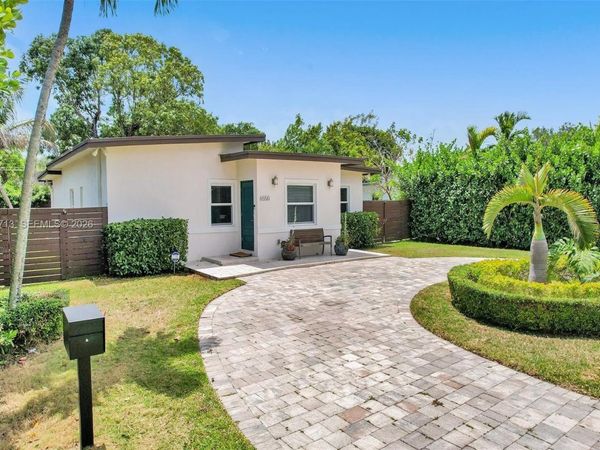 6550 SW 52nd Ter , South Miami, FL 33155