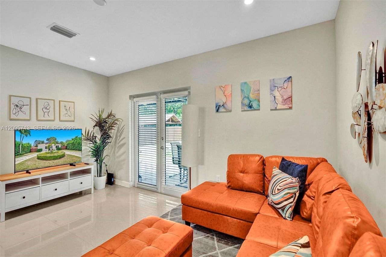 6550 SW 52nd Ter , South Miami, FL 33155 Photo
