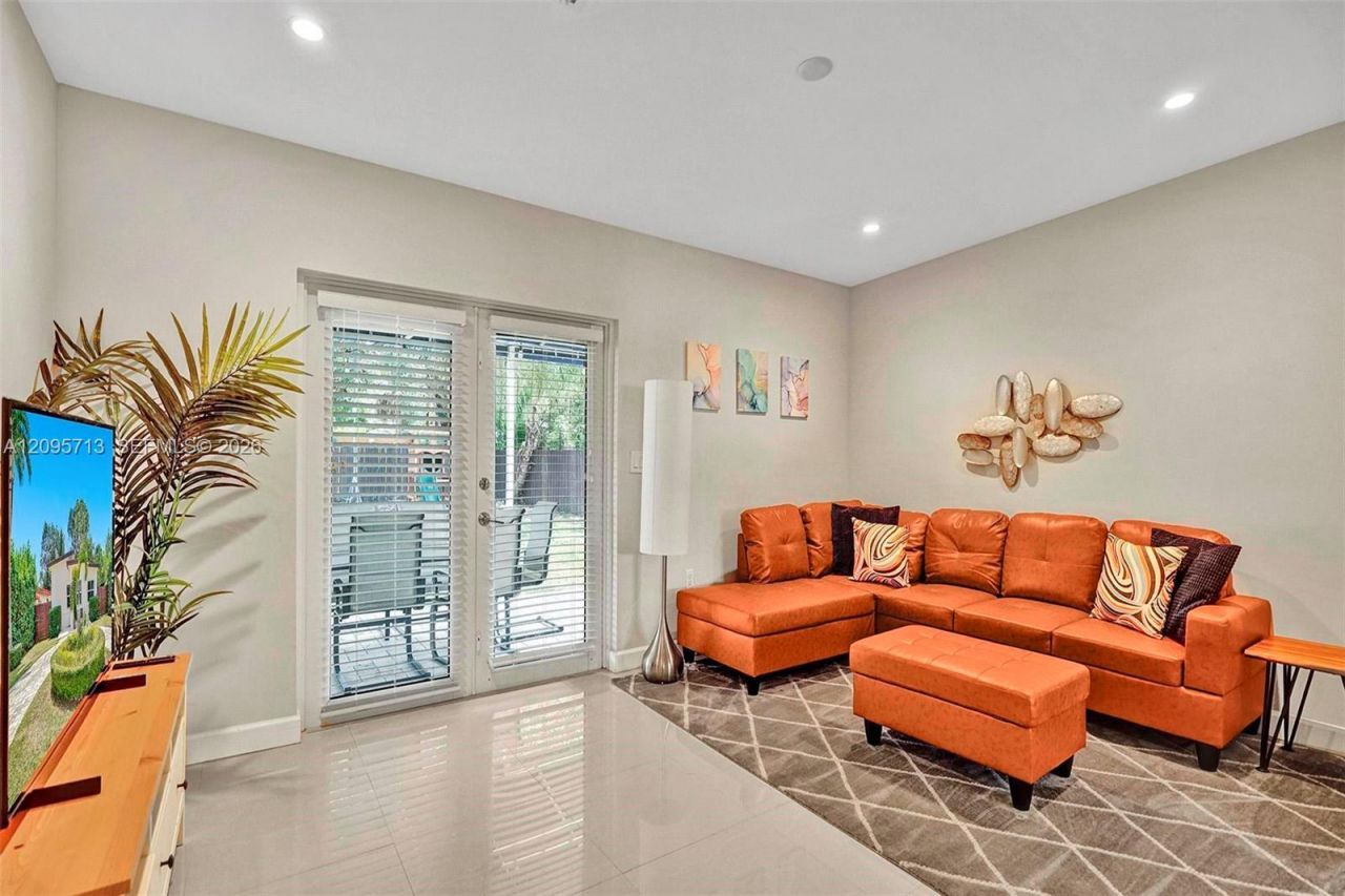 6550 SW 52nd Ter , South Miami, FL 33155 Photo