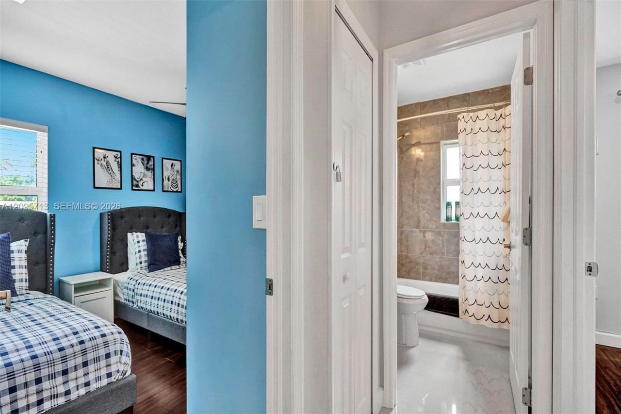 6550 SW 52nd Ter , South Miami, FL 33155 Photo