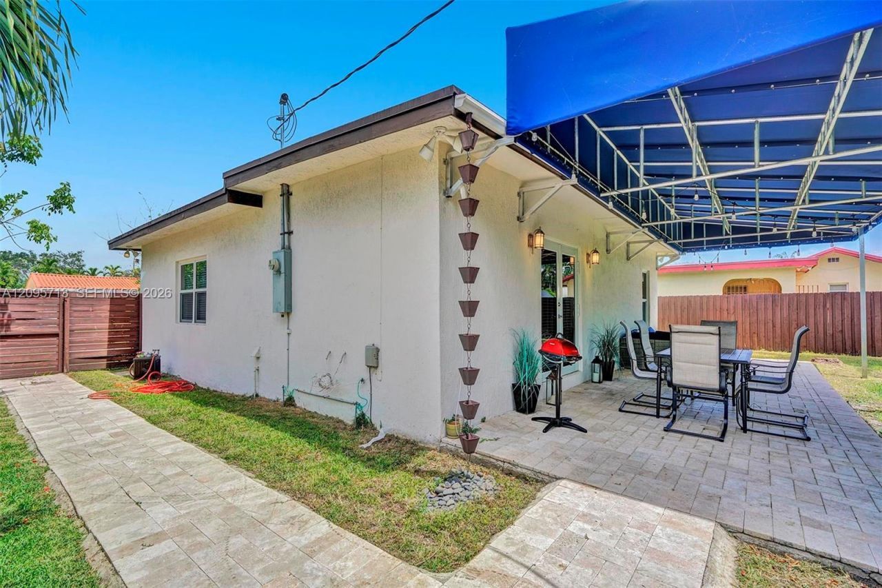 6550 SW 52nd Ter , South Miami, FL 33155 Photo