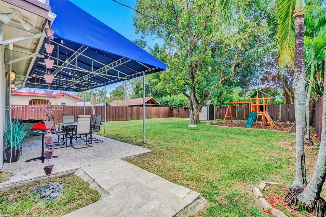 6550 SW 52nd Ter , South Miami, FL 33155 Photo