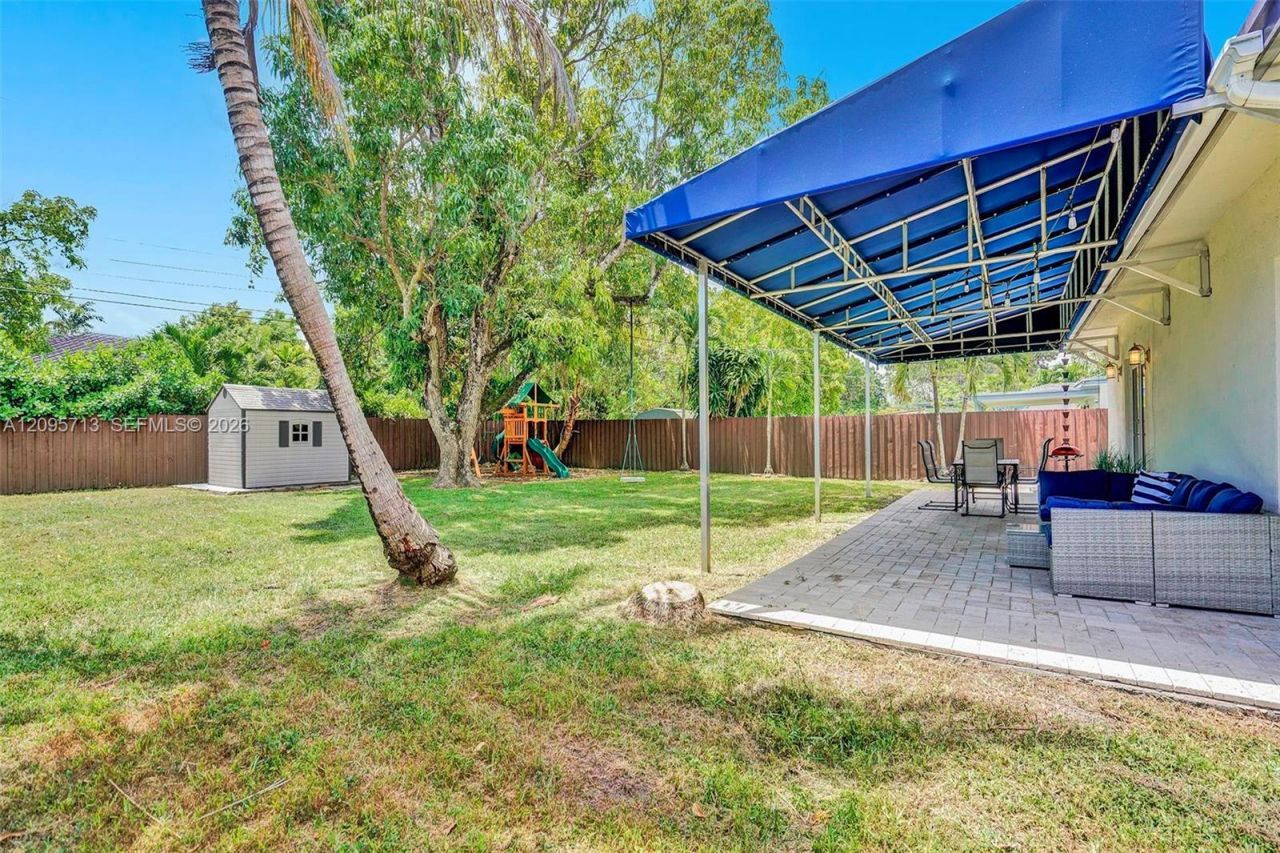6550 SW 52nd Ter , South Miami, FL 33155 Photo