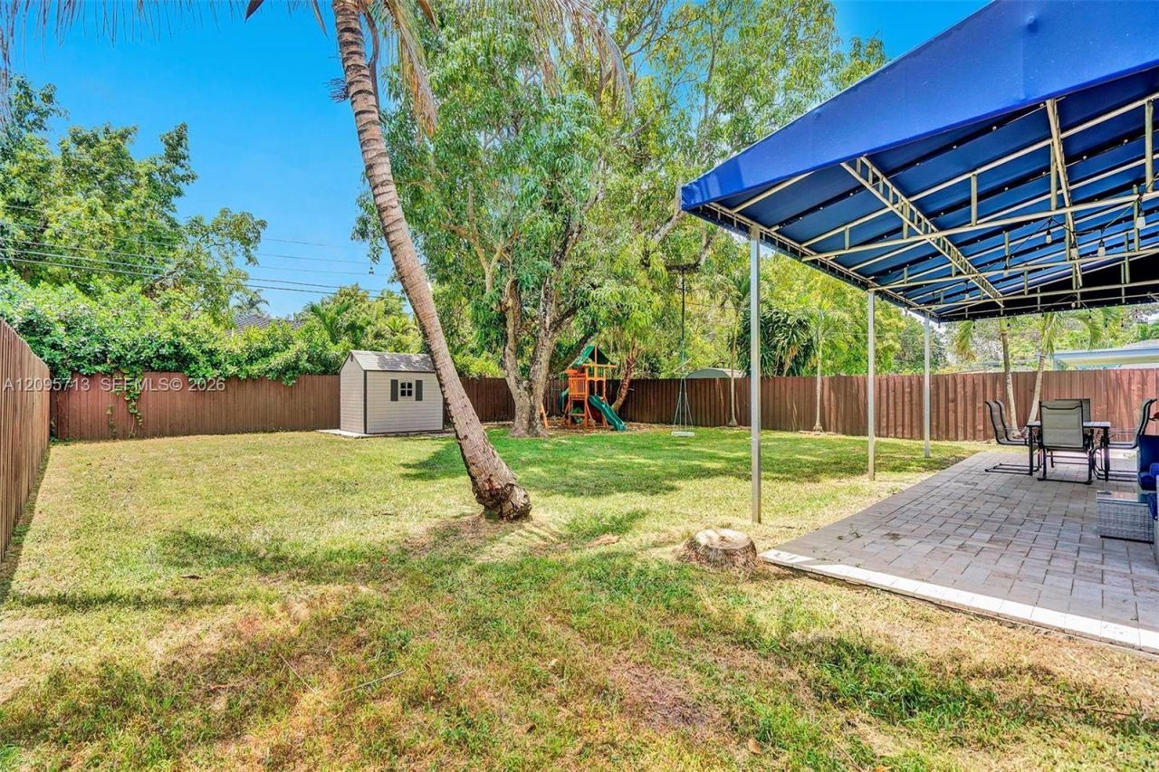 6550 SW 52nd Ter , South Miami, FL 33155 Photo