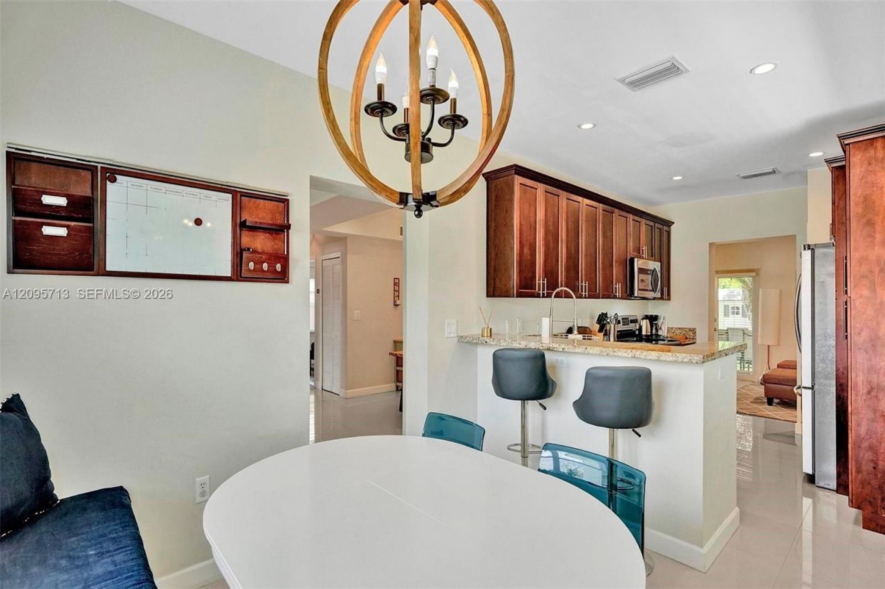 6550 SW 52nd Ter , South Miami, FL 33155 Photo