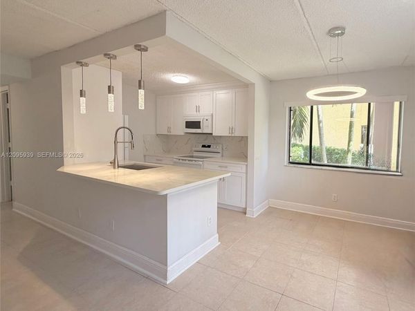 110 Meadows Cir , Unit 110, Boynton Beach, FL 33436