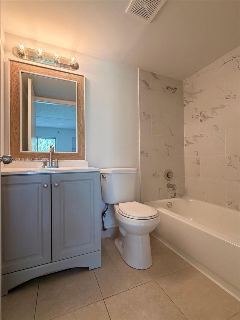 110 Meadows Cir , Unit 110, Boynton Beach, FL 33436 Photo