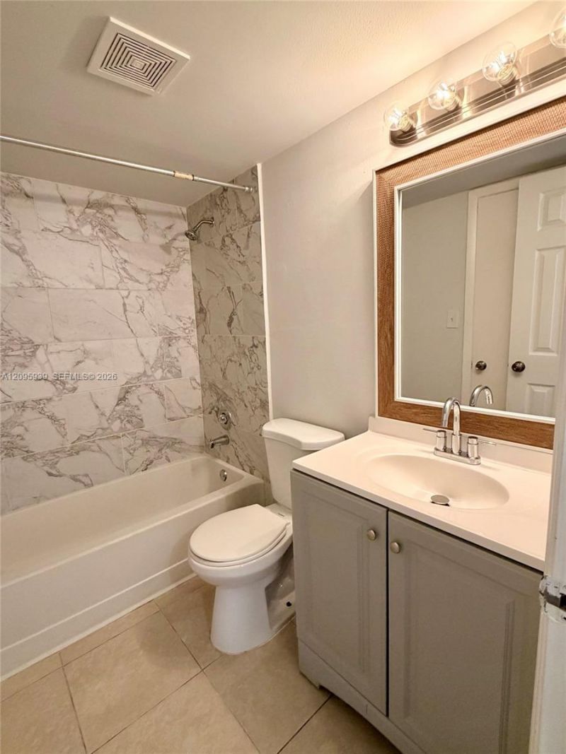 110 Meadows Cir , Unit 110, Boynton Beach, FL 33436 Photo