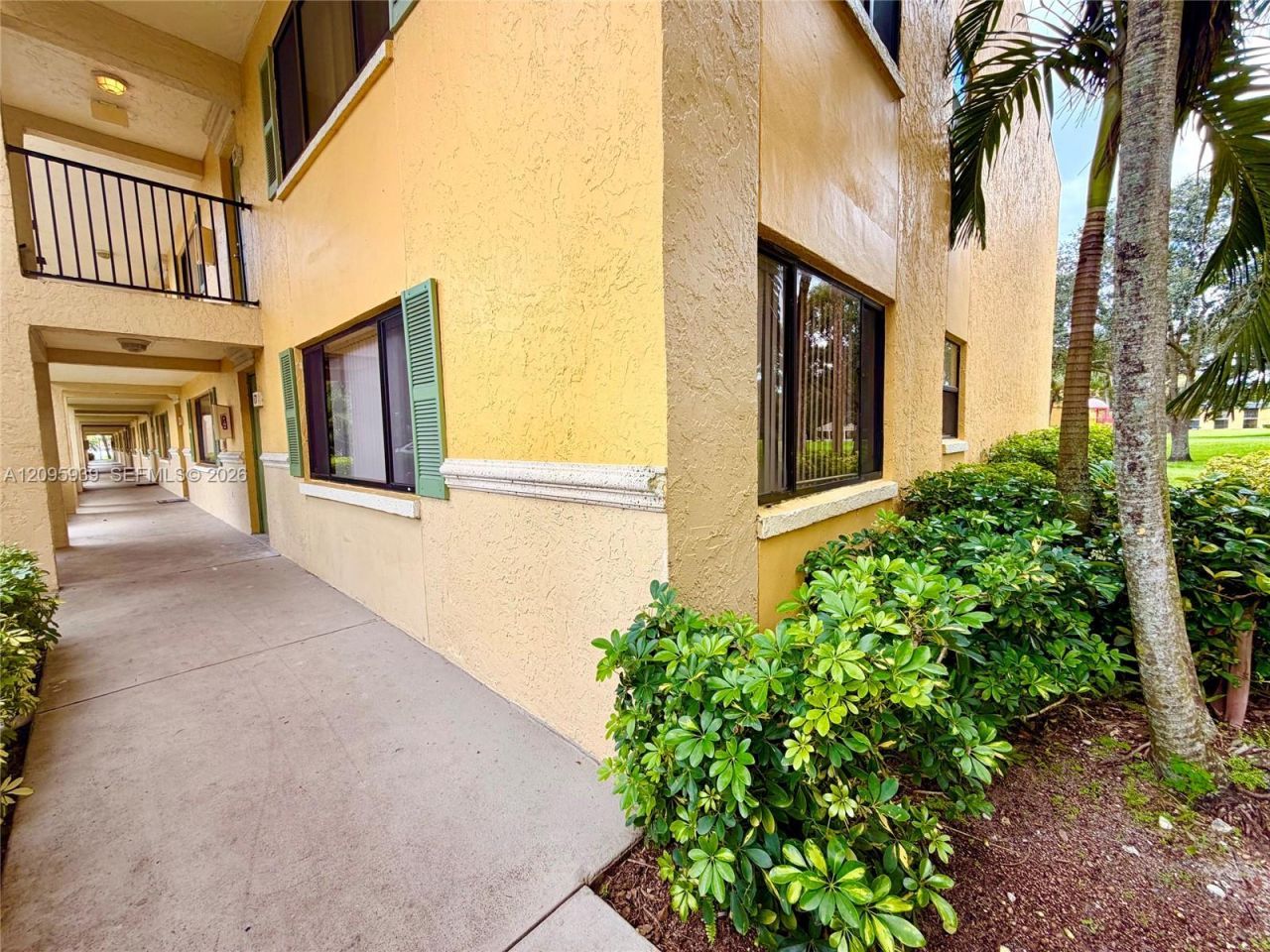110 Meadows Cir , Unit 110, Boynton Beach, FL 33436 Photo