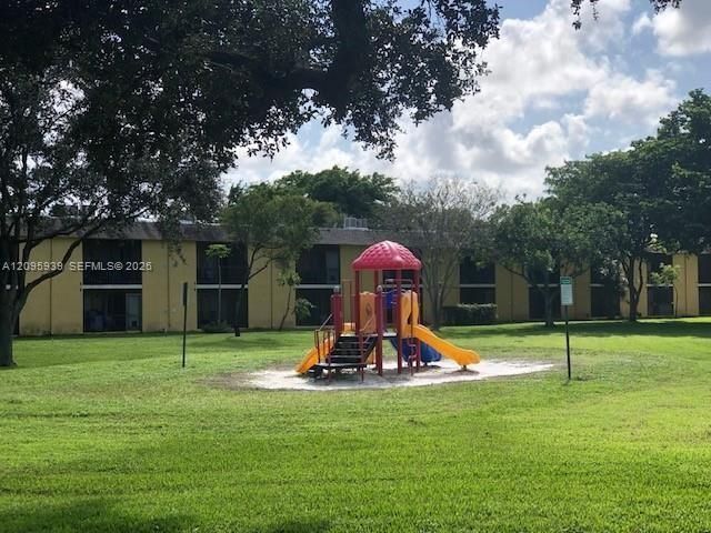110 Meadows Cir , Unit 110, Boynton Beach, FL 33436 Photo