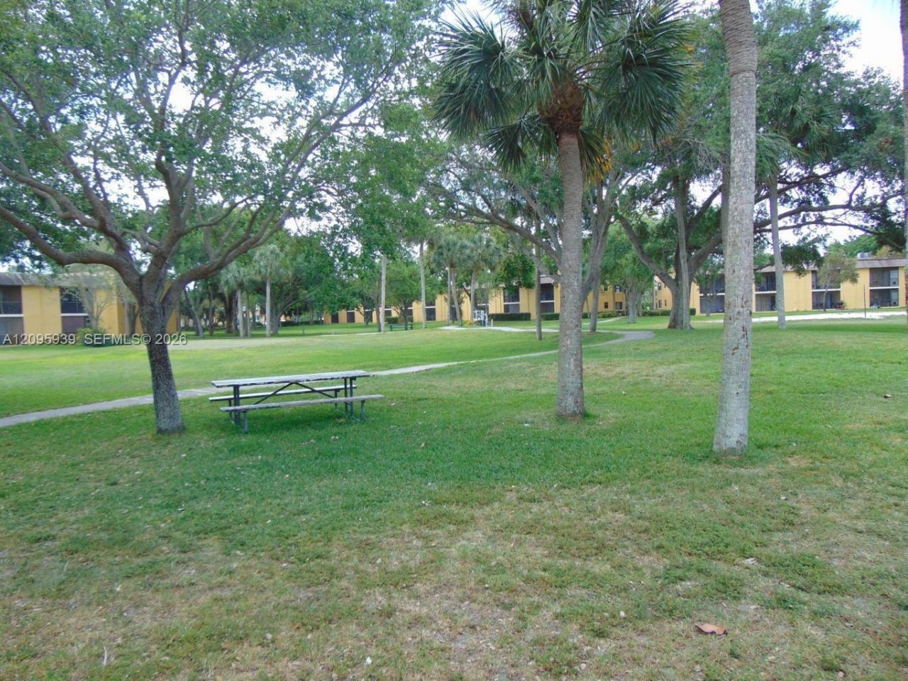 110 Meadows Cir , Unit 110, Boynton Beach, FL 33436 Photo