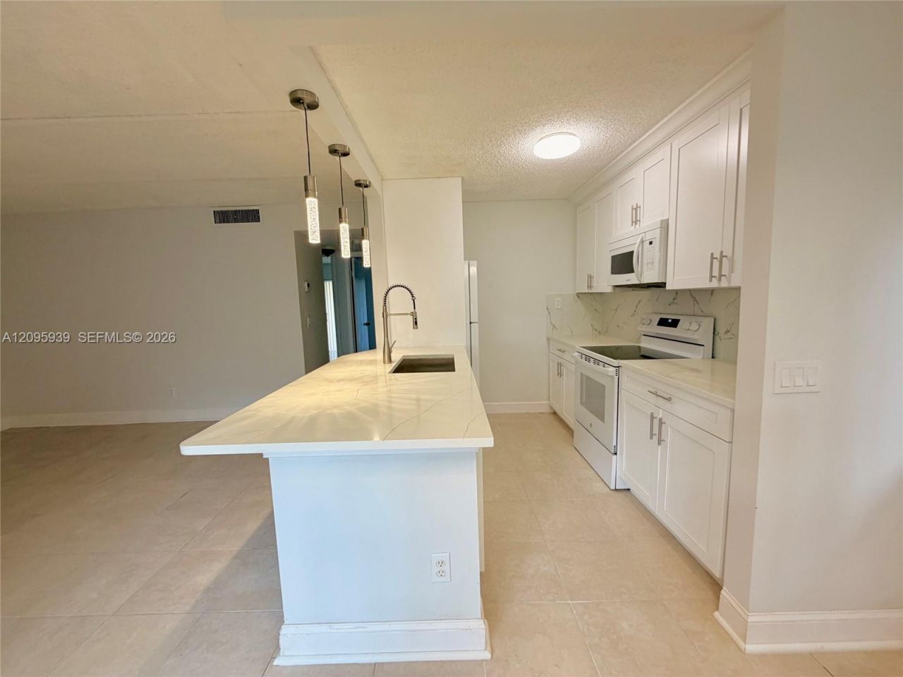 110 Meadows Cir , Unit 110, Boynton Beach, FL 33436 Photo