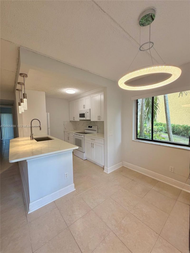 110 Meadows Cir , Unit 110, Boynton Beach, FL 33436 Photo