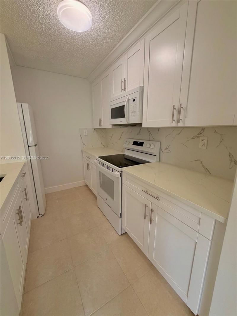 110 Meadows Cir , Unit 110, Boynton Beach, FL 33436 Photo