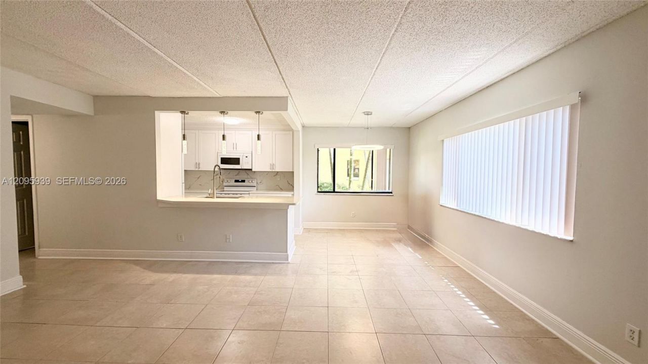 110 Meadows Cir , Unit 110, Boynton Beach, FL 33436 Photo