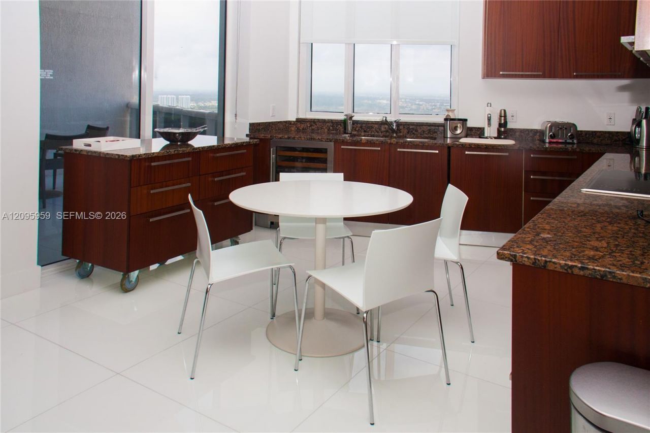15811 Collins Ave, Unit 4306, Sunny Isles Beach, FL 33160 Photo